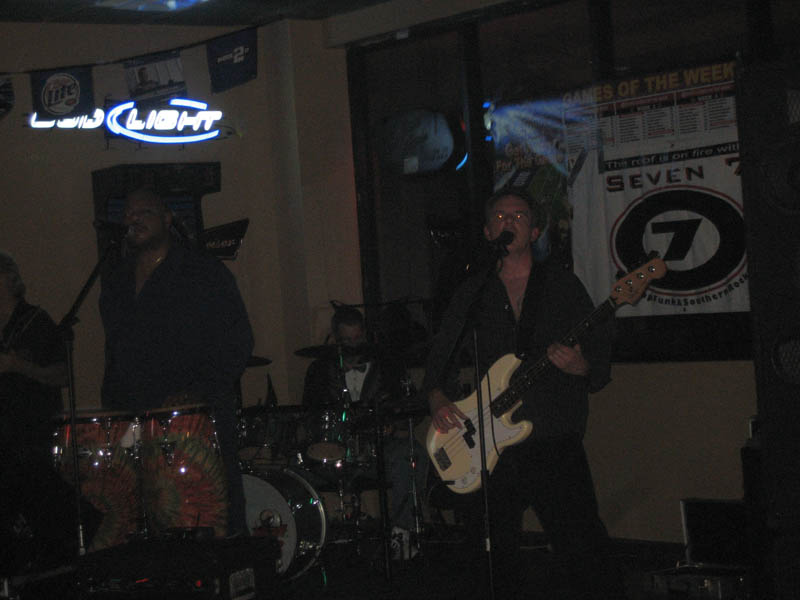 Seven7 Wishing Well 11-29-08 013